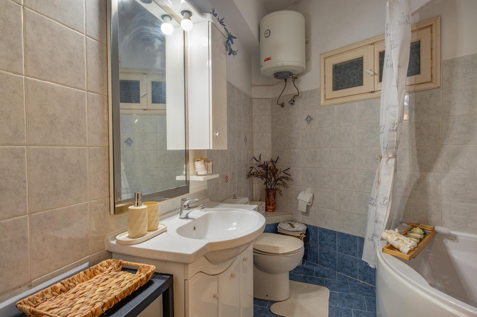 House Of Velenia - 2 Bedroom Apartment Near Old Town, Airport And Bus Station Corfu  Extérieur photo