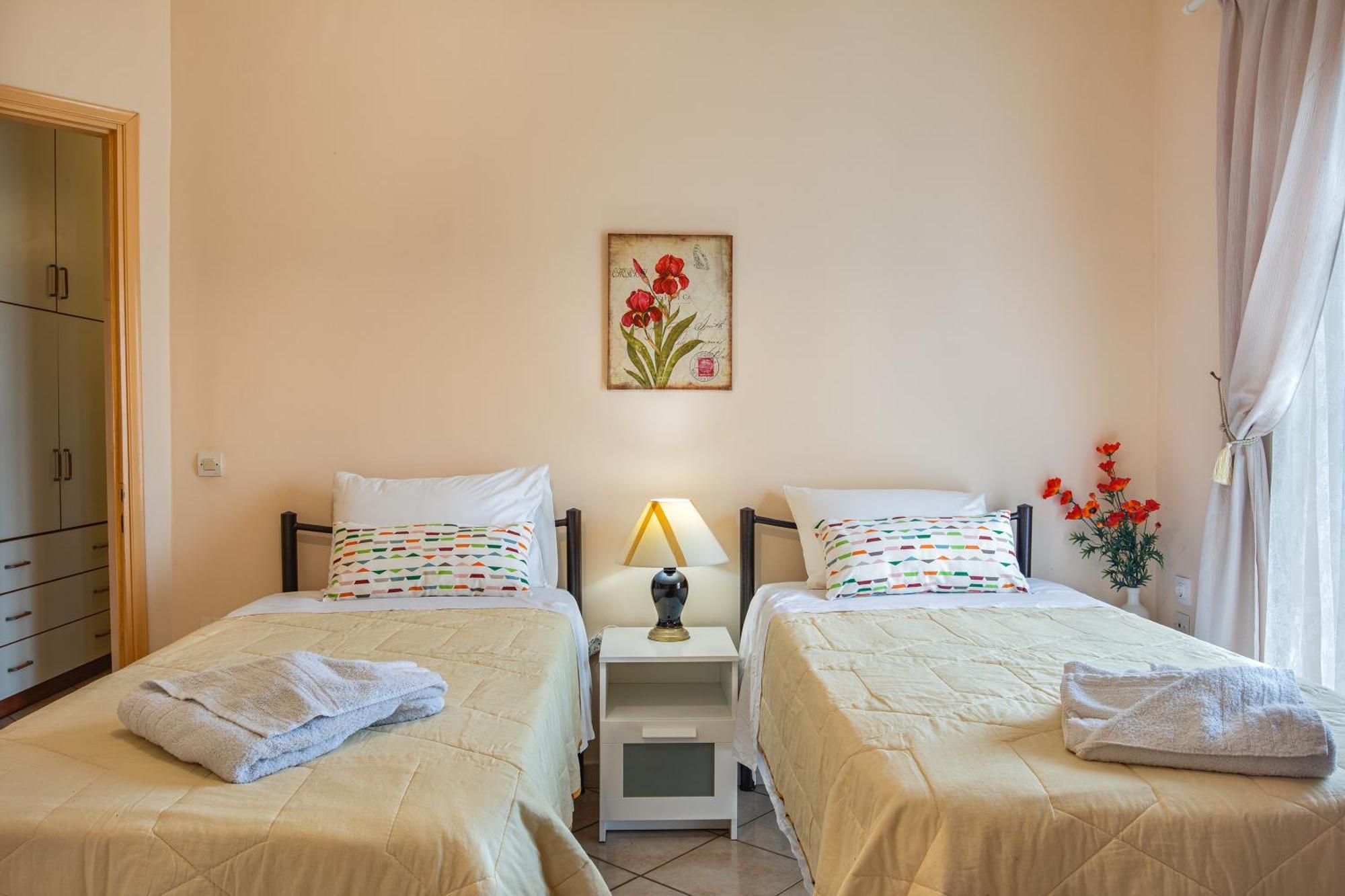 House Of Velenia - 2 Bedroom Apartment Near Old Town, Airport And Bus Station Corfu  Extérieur photo